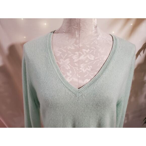 Lord & Taylor NWT Womens 100% Cashmere V-Neck Pullover Sweater Sz XL Soft Green - Picture 5 of 10
